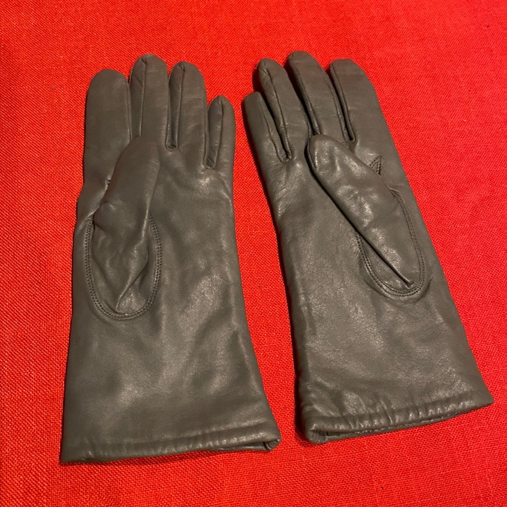 Ladies Leather Gloves